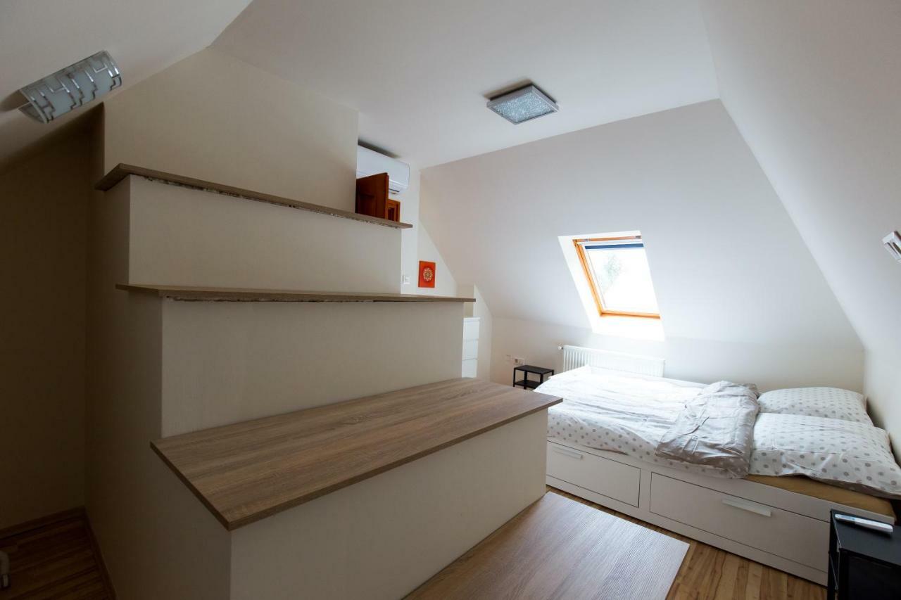 Two Towers Apartman 米什科尔茨 外观 照片